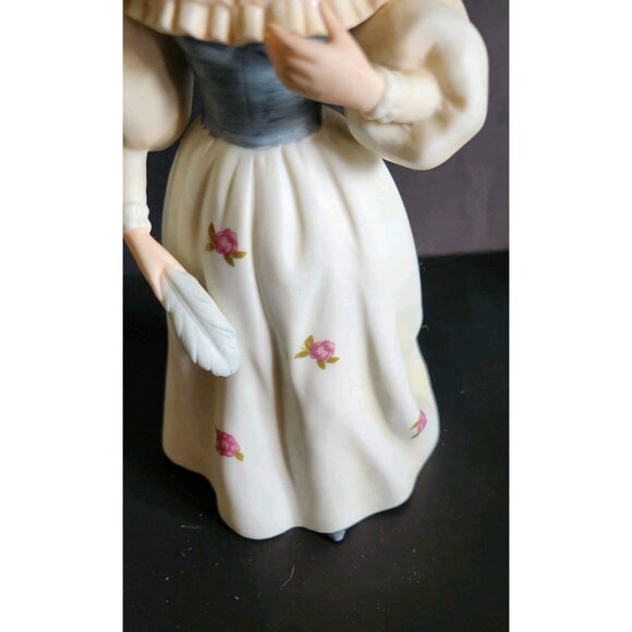 Vintage Homco Victorian Lady with Feather Porcelain 8" Figurine #1463 - Nice!! - Picture 3 of 7